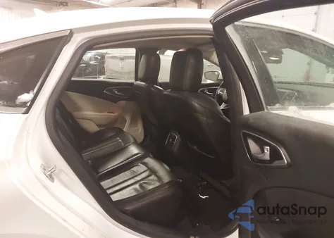 2017 Chrysler 200 Limited Platinum z USA, uszkodzony, nr VIN 1C3CCCAB2HN501139